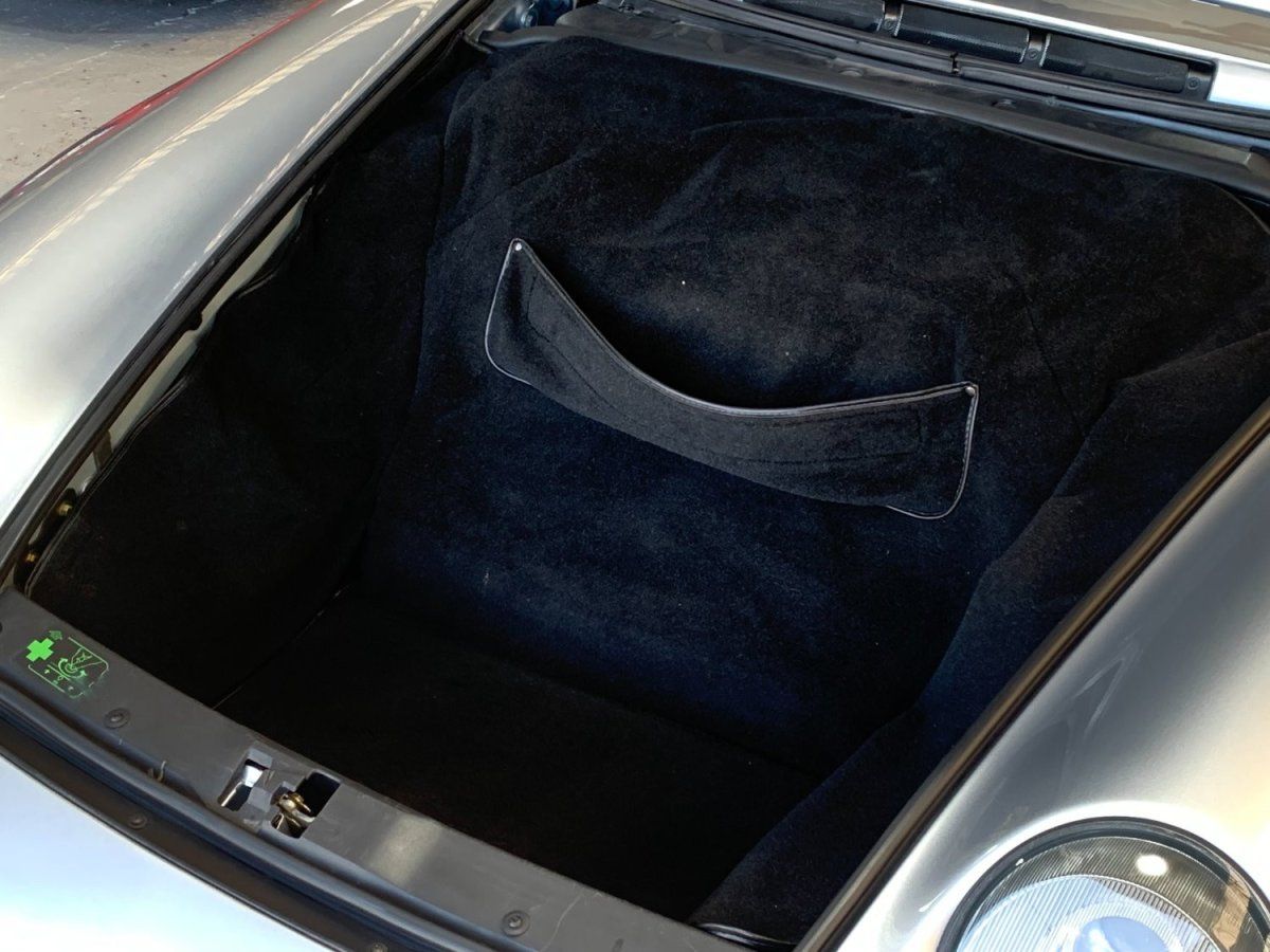 Porsche 993 Carrera 1994 — coffre (37)