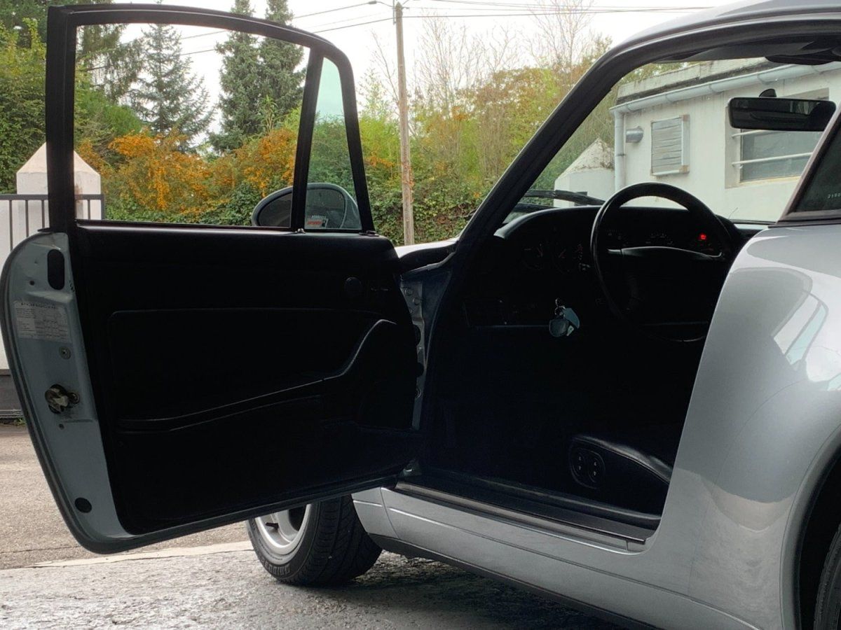 Porsche 993 Carrera 1994 — habitacle (18)