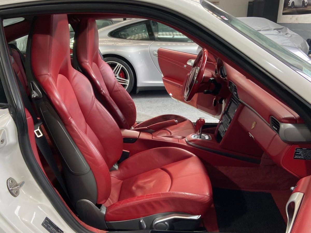 Porsche 997 Carrera 2009 — sieges (24)