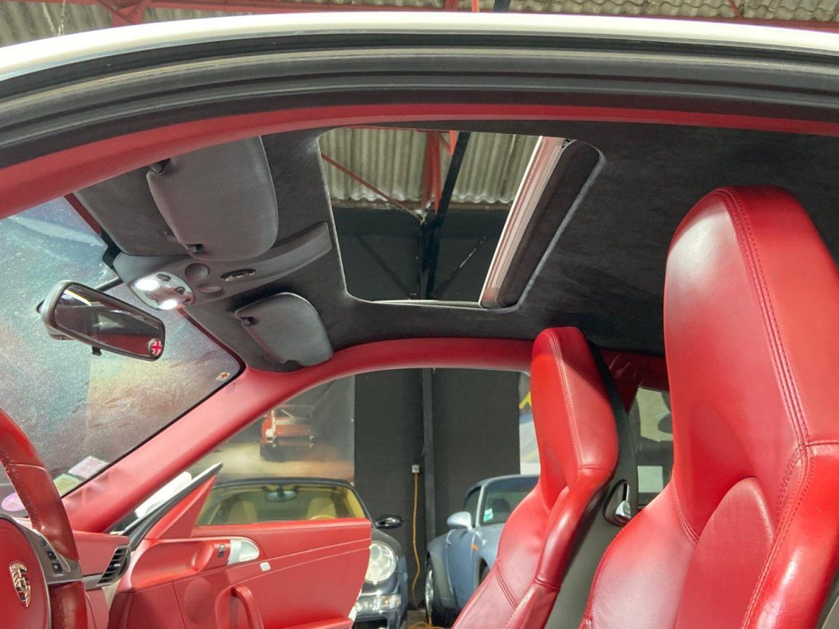 Porsche 997 Carrera 2009 — detail interieur (25)