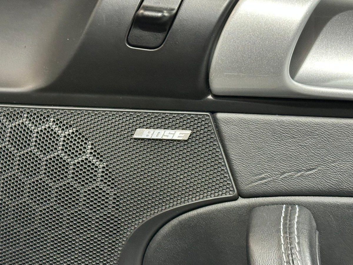 Porsche 997 Carrera 4S 2009 — detail interieur (35)