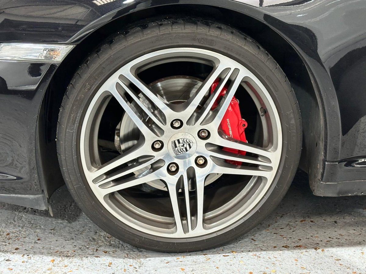 Porsche 997 Carrera 4S 2009 — jante et pneumatique (20)