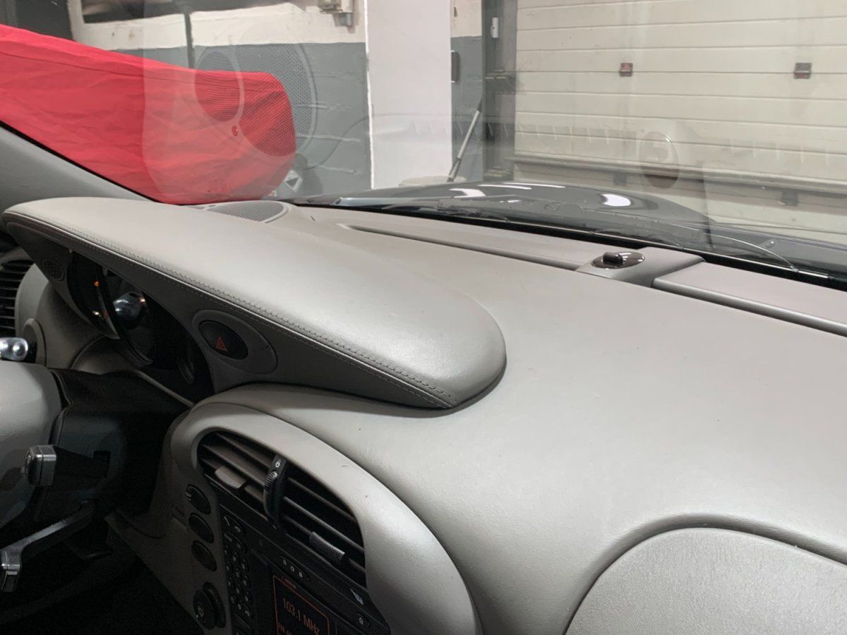 Porsche 997 Carrera 4S 2005 — detail interieur (33)