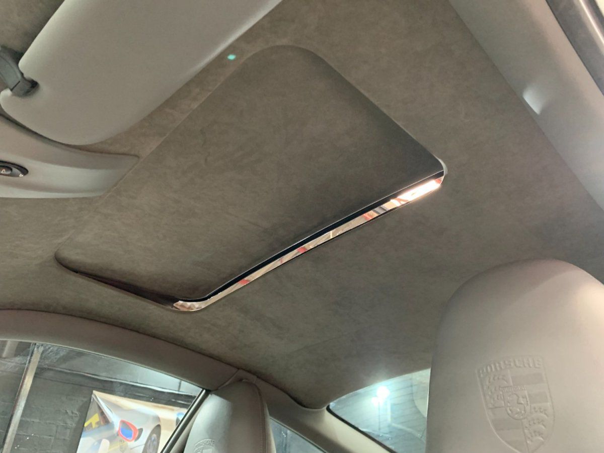 Porsche 997 Carrera 4S 2005 — detail interieur (34)