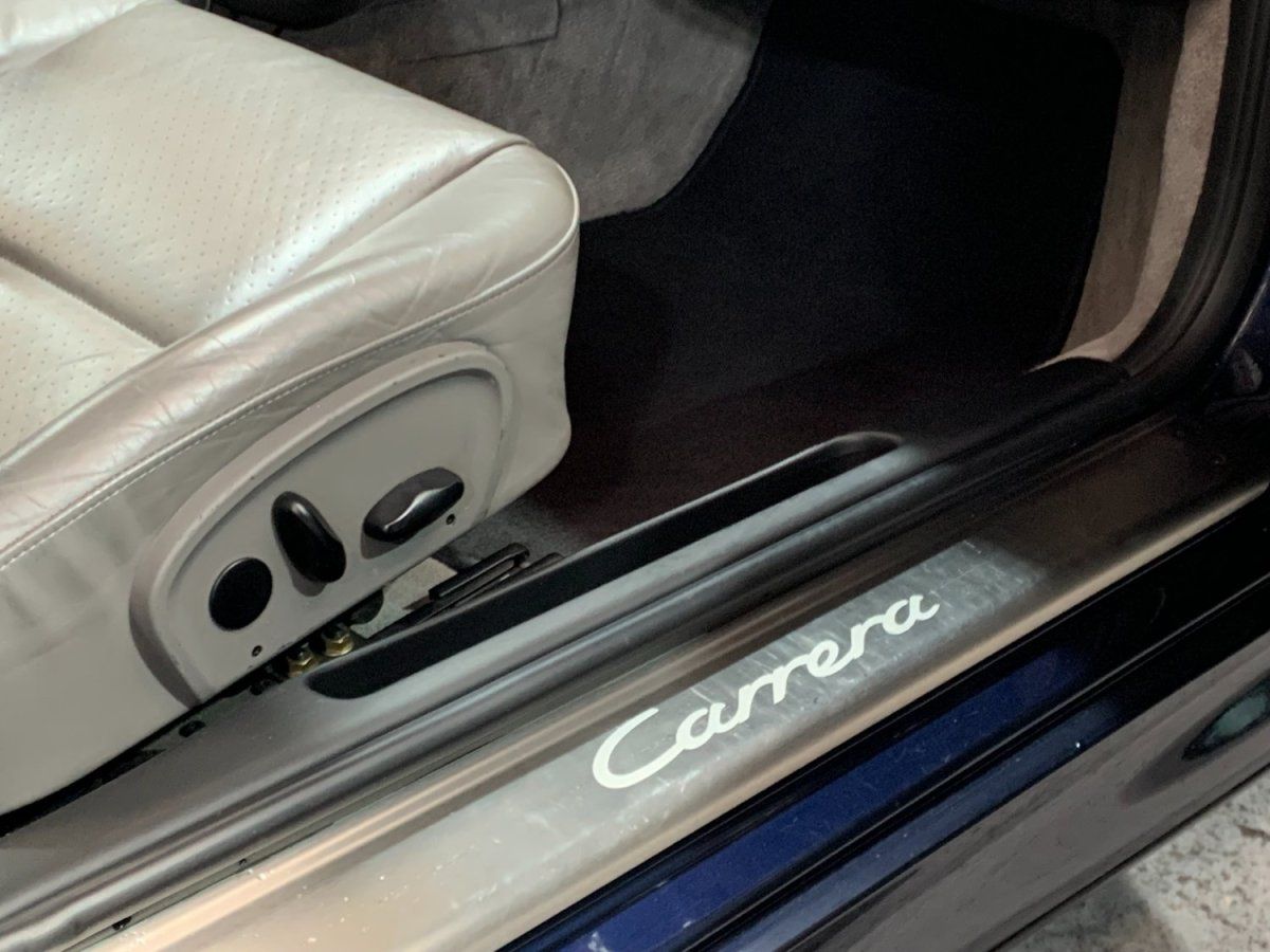 Porsche 997 Carrera 4S 2005 — detail interieur (28)