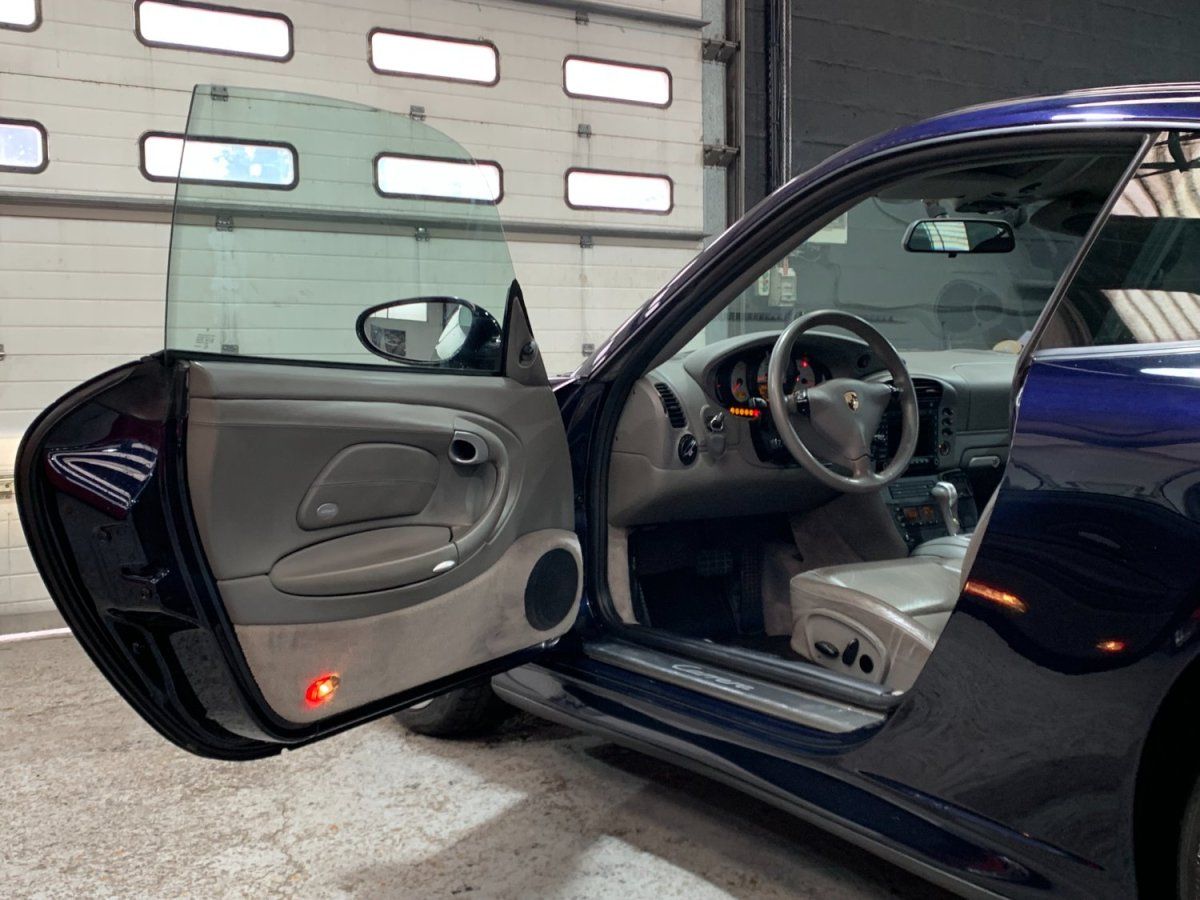 Porsche 997 Carrera 4S 2005 — habitacle (21)