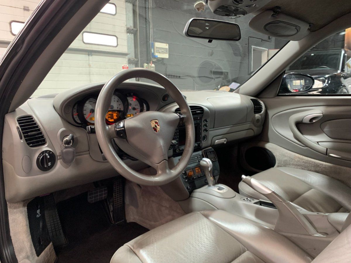 Porsche 997 Carrera 4S 2005 — habitacle (19)