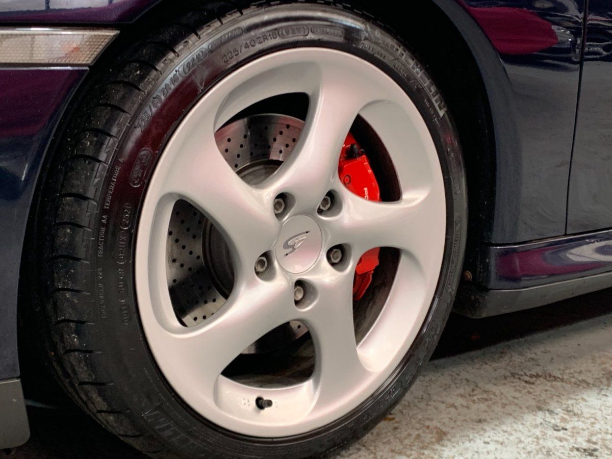 Porsche 997 Carrera 4S 2005 — jante et pneumatique (15)