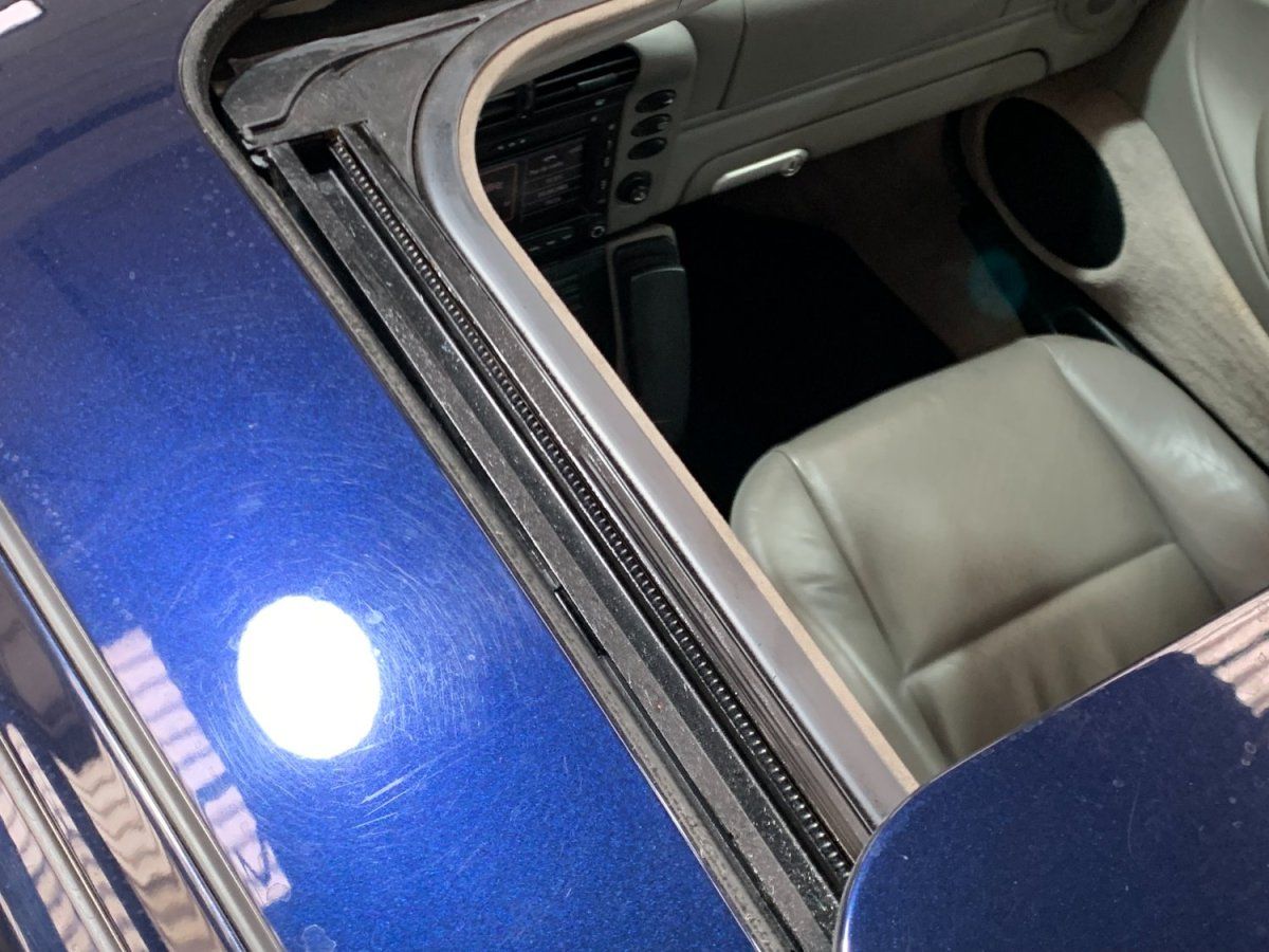 Porsche 997 Carrera 4S 2005 — detail exterieur (18)