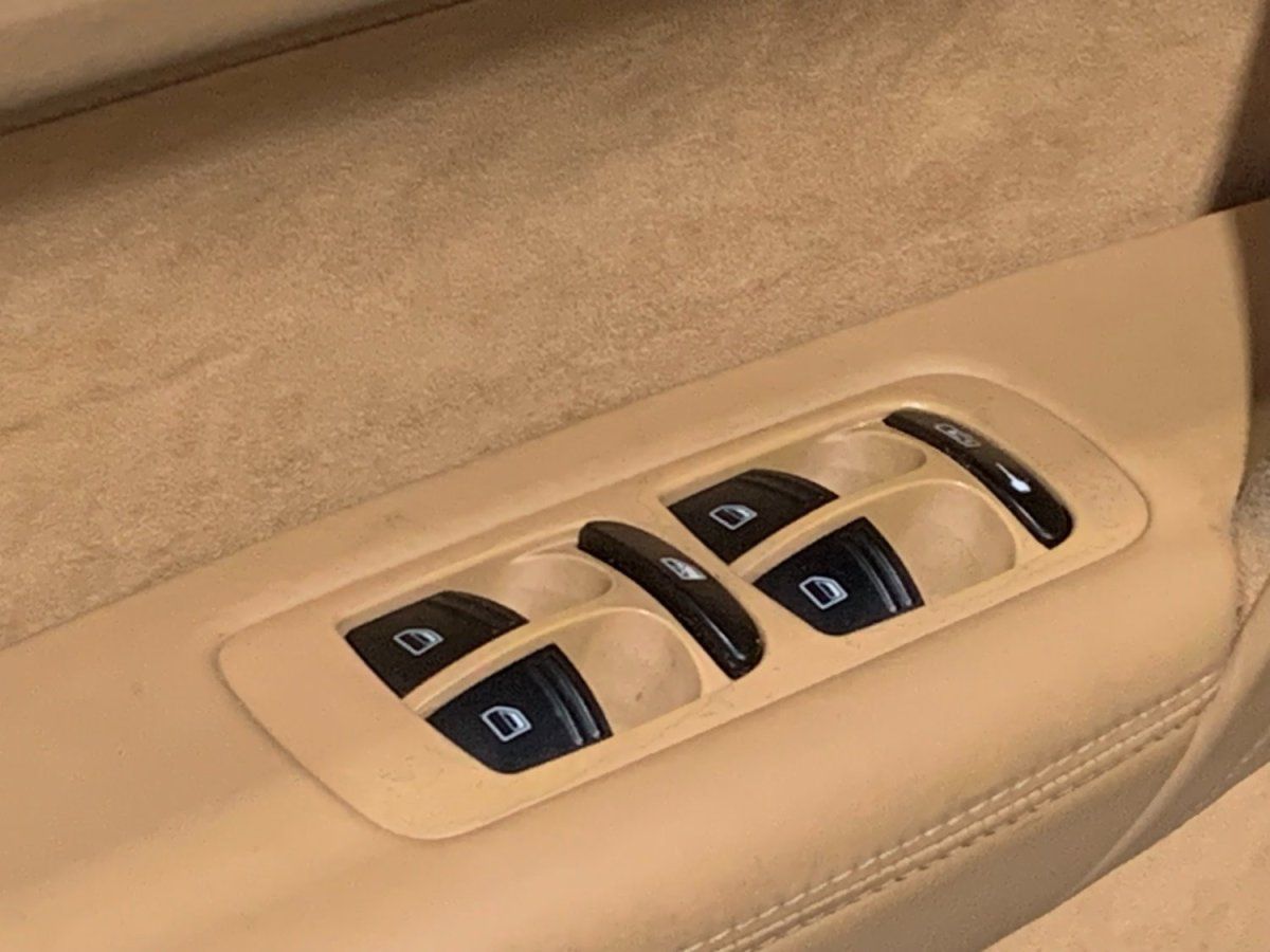 Porsche Cayenne GTS 2009 — detail interieur (37)