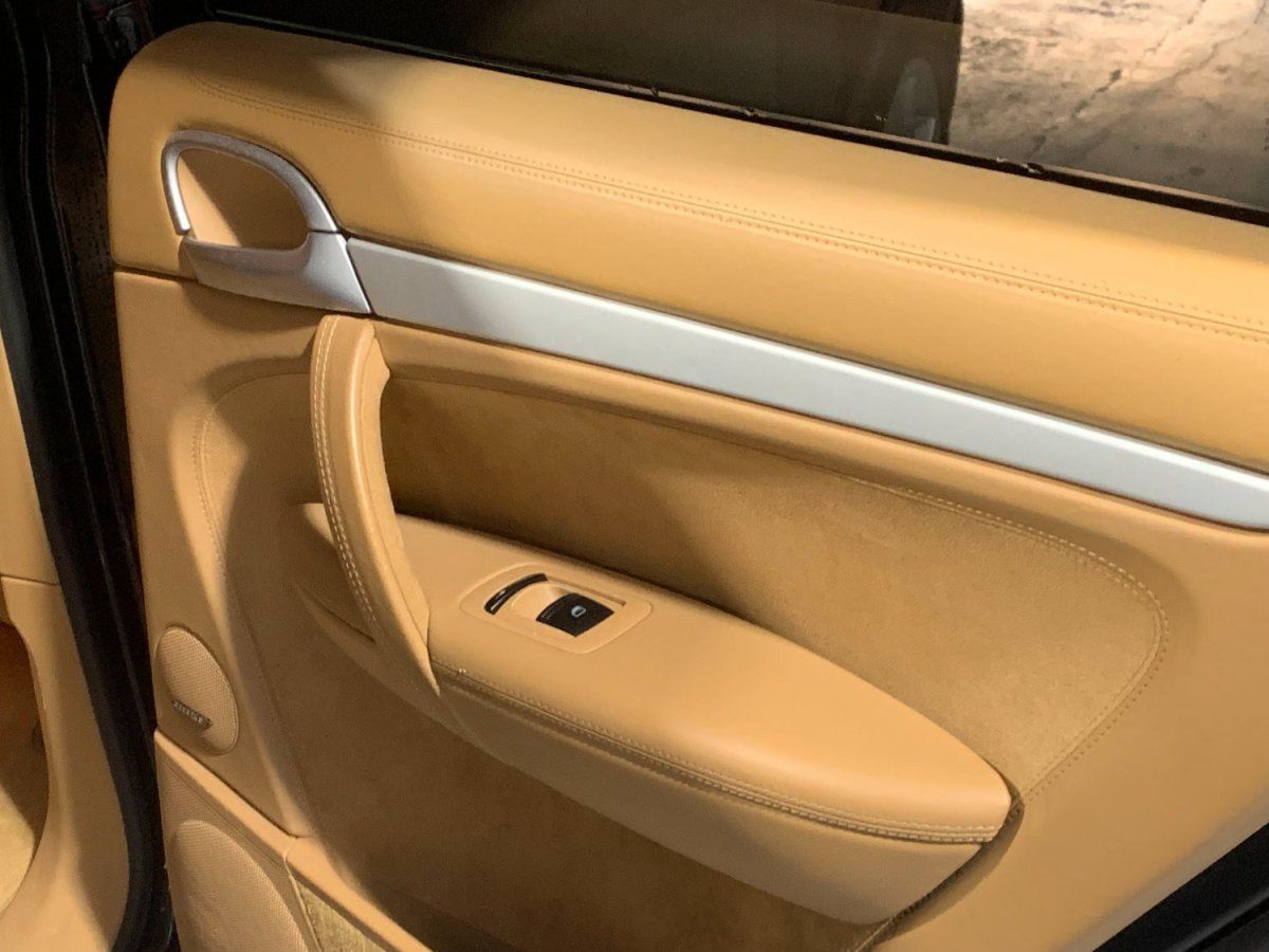 Porsche Cayenne GTS 2009 — detail interieur (45)