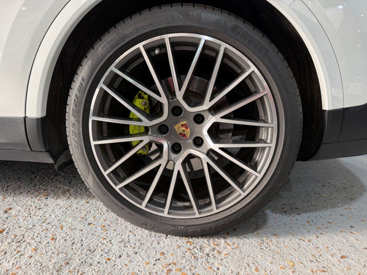 Porsche Cayenne E-Hybrid 2021 — photo (17)