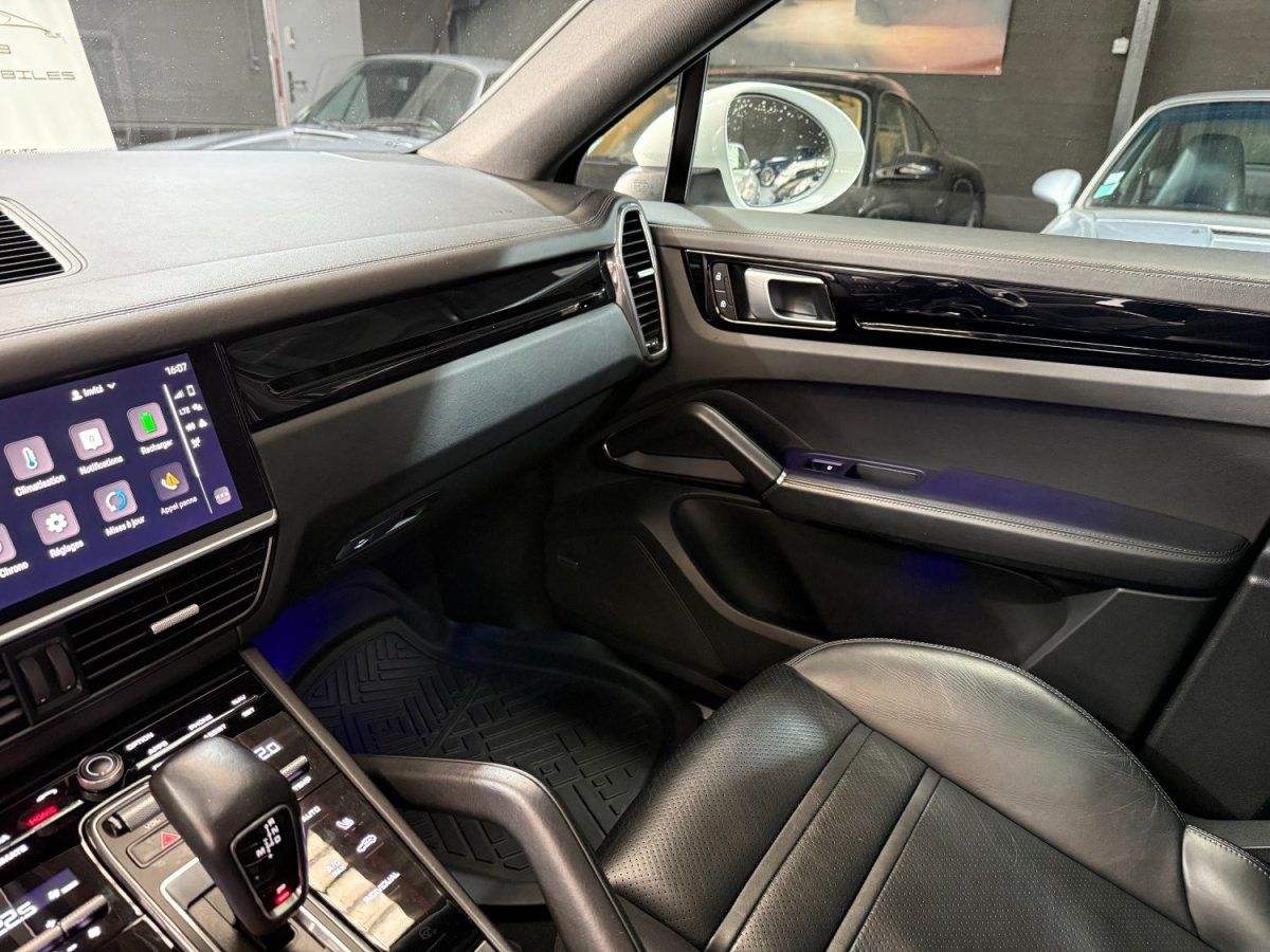 Porsche Cayenne E-Hybrid 2021 — detail interieur (6)