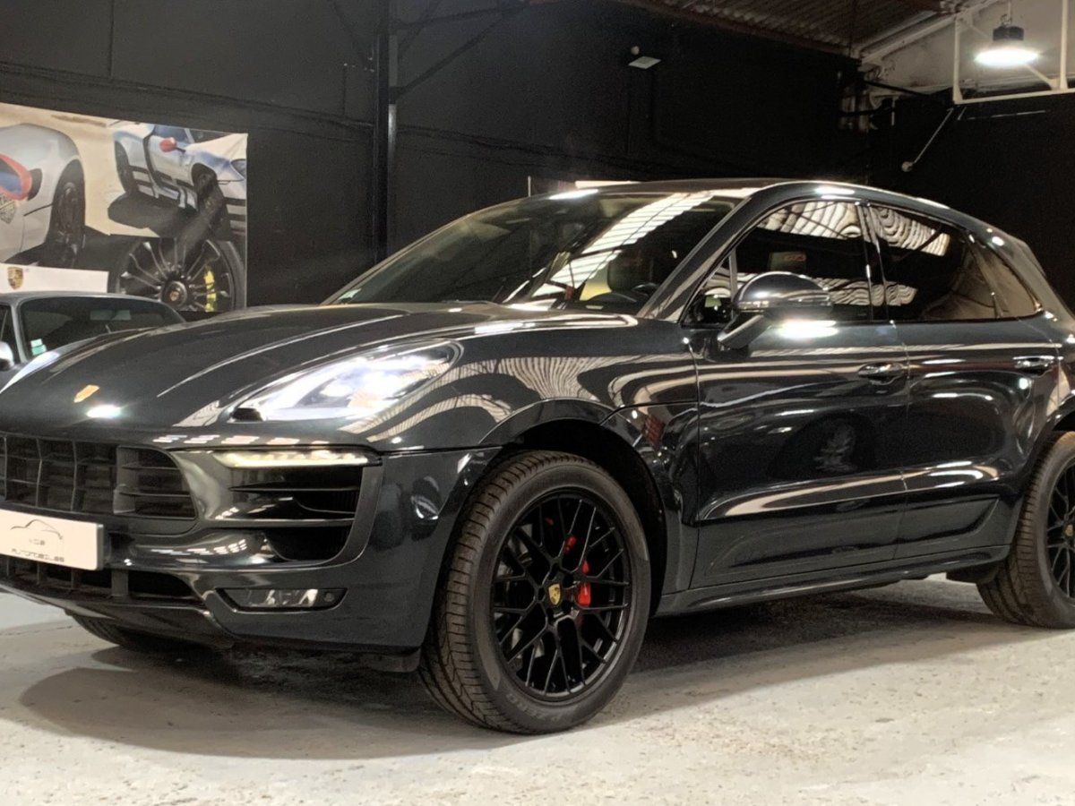 Porsche Macan GTS 2017 — vue avant trois-quarts (3)