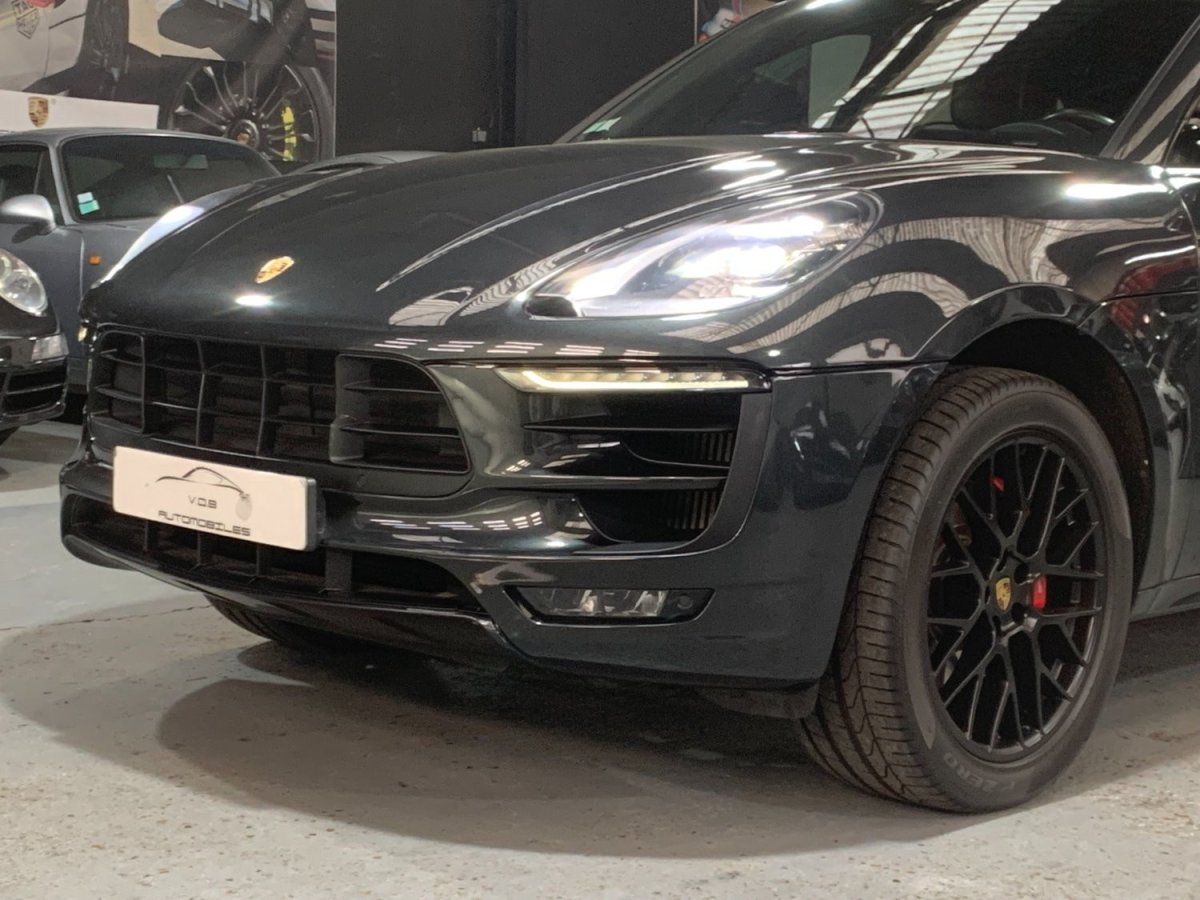 Porsche Macan GTS 2017 — vue avant trois-quarts (5)