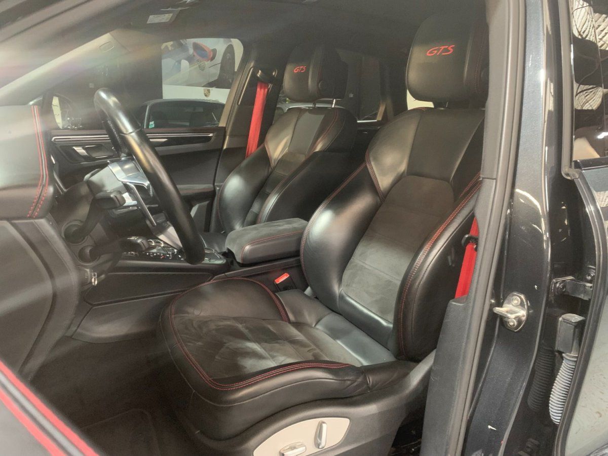 Porsche Macan GTS 2017 — sieges (23)